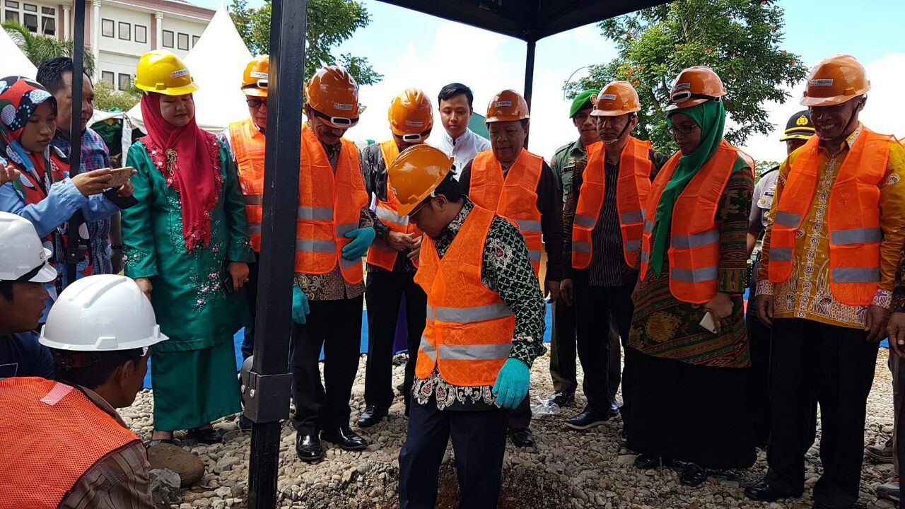 Gambar Peletakan Batu Pertama Pembangunan Ruang Dosen UIN Alauddin T.A. 2017